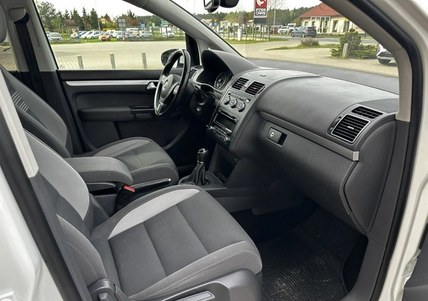 Volkswagen Touran cena 41900 przebieg: 174900, rok produkcji 2014 z Białystok małe 301